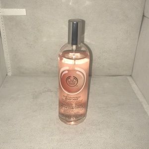 The Body Shop pink grapefruit body mist